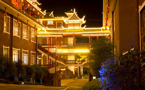 贵州夜景摄影照片_酒店中式夜景景观楼阁摄影图配图