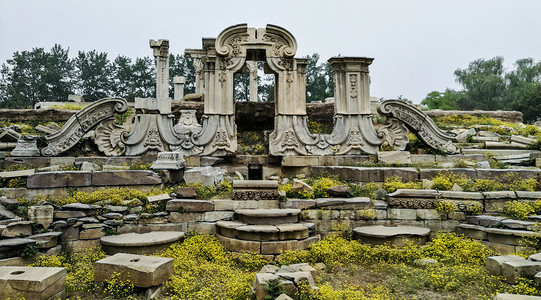 北京名胜古迹圆明园白天大水法圆明园建筑摄影图配图