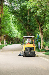 道路风景图摄影照片_城市绿化绿植公园风景摄影图配图