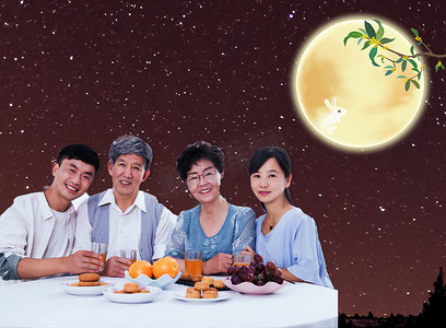 中秋团聚吃饭户外家庭赏月家庭