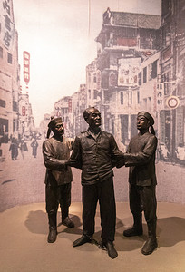 辛亥革命纪念馆摄影照片_辛亥革命先驱者下午雕塑路面拍摄摄影图配图
