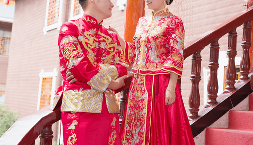 结婚中式结婚照新娘新郎秀禾摄影图配图