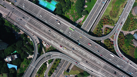 车水马龙摄影照片_俯拍城市高架桥立交车流交通
