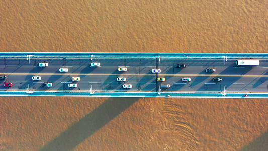 约车摄影照片_武汉城市交通桥上的车流