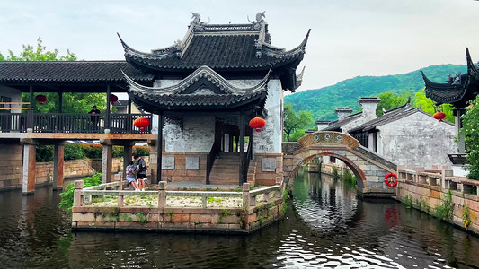 古风秋雨摄影照片_江南水乡风景古风建筑