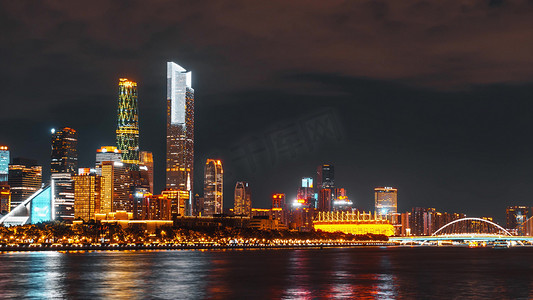 震撼黑金广州国际金融中心夜景