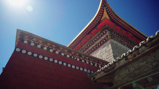 房檐拐角摄影照片_藏族特色建筑物房檐屋顶