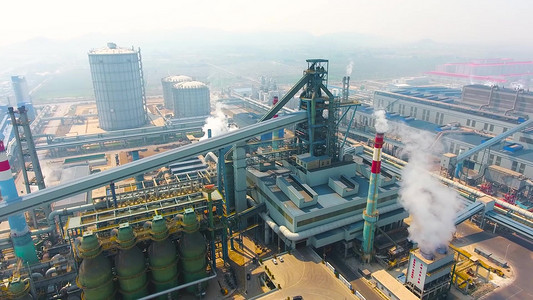 现代工业工厂全貌化工烟雾工业污染废气