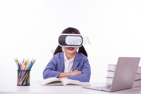 VR小学生眼镜科技未来科技虚拟体验摄影图配图