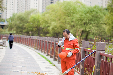 环卫工人劳动者环境卫生垃圾清扫环卫工人节摄影图配图