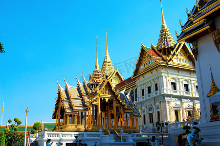 国外摄影图摄影照片_泰国晌午皇宫城市建筑泰国风情摄影图配图