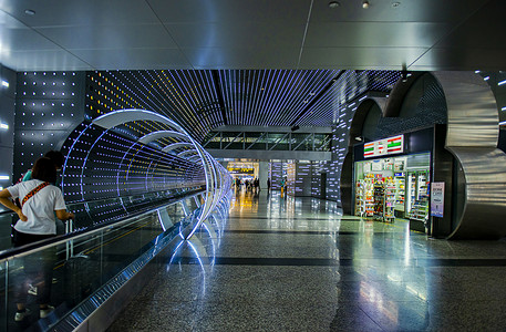 春运摄影照片_广州广州机场飞机场候客厅时光隧道摄影图配图