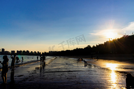 漳州东山岛金銮湾海边沙滩黄昏风景摄影图配图