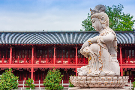 南京毗卢寺俯瞰众生的观世音佛像摄影图配图
