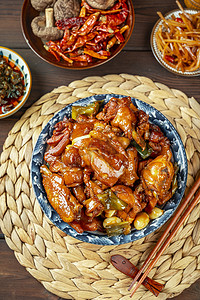 中式特色菜品烹饪美味大盘鸡摄影图配图