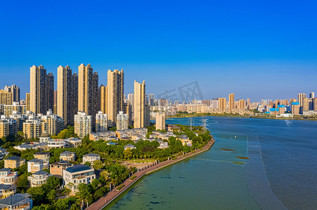 武汉城市建筑群蓝天建筑群南湖航拍俯拍摄影图配图