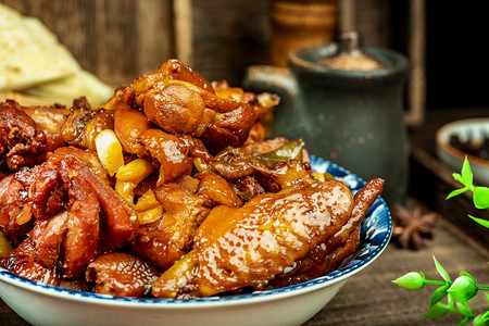 传统美食摄影照片_传统美食地方特色菜品新疆大盘鸡摄影图配图