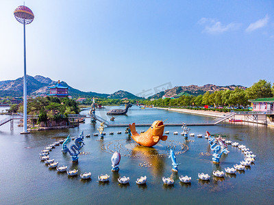 西霞口白天锦鲤景区旅游摄影图配图