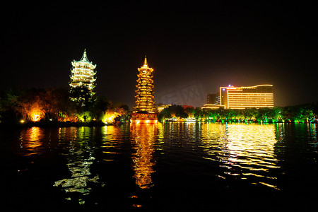 桂林夜晚双塔两江四湖景区旅游摄影图配图