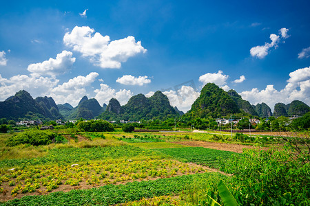 桂林白天山水田园阳朔世外桃源景区旅游摄影图配图