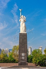 南京大屠杀遇难同胞纪念馆和平女神雕像摄影图配图国家公祭日