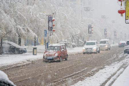 冬季雪景户外道路摄影图配图