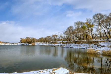 河流树木雪景上午河流入冬素材摄影图配图