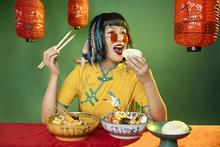 新中国风摄影照片_国潮复兴白天旗袍美女室内吃包子摄影图配图