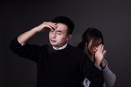 夫妻情侣吵架矛盾家庭摄影图配图