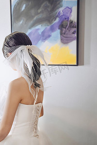 婚礼新娘后背造型摄影图配图