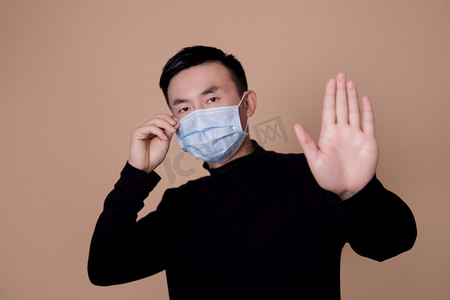 感冒医疗生病口罩防护感冒的男子摄影图配图