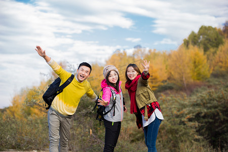 手绘自驾游摄影照片_度假自驾游旅游出游秋游摄影图配图