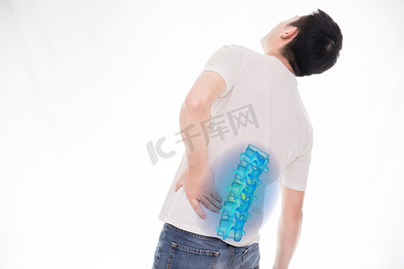 腰疼男性腰间盘突出腰酸背痛疼痛摄影图配图