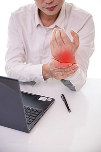 手部疼痛腱鞘炎男性手疼痛摄影图配图