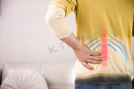 腰痛海报摄影照片_疼痛腰疼受伤人物背疼摄影图配图