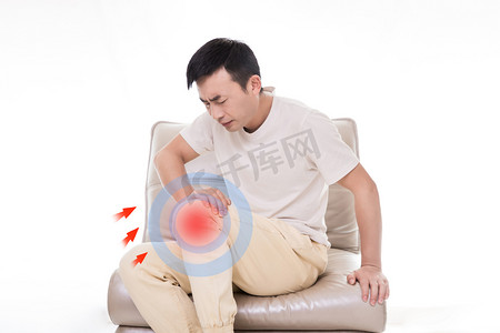 受伤膝盖疼痛男性关节炎摄影图配图