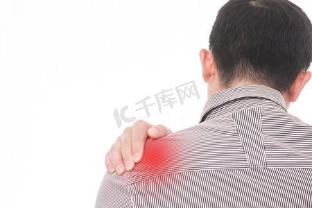 人物男性疼痛生病肩周炎摄影图配图