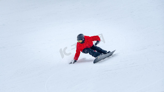 呼和浩特摄影照片_滑雪单人上午滑雪冬季素材摄影图配图