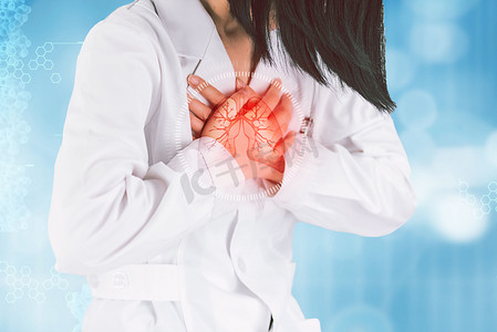 女性女人心脏痛捂着胸口摄影图配图
