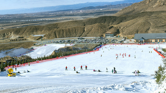 滑雪场全景上午滑雪场冬季素材摄影图配图