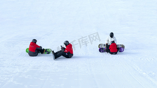 滑雪场人物上午人物冬季素材摄影图配图