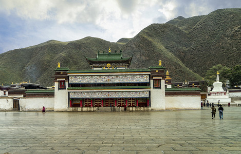 甘南名胜白天拉卜楞寺寺院经堂全景摄影图配图