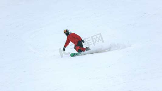 上午人物摄影照片_运动滑雪竞技上午人物冬季素材摄影图配图