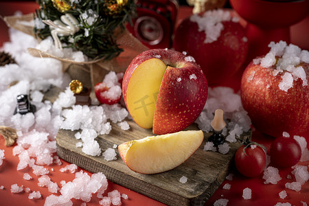 圣诞圣诞节雪花苹果装饰摄影图配图