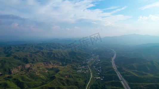 山西八泉峡摄影照片_山西太行山深处连绵的山川