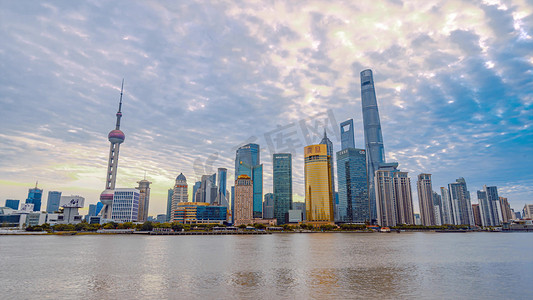 城市摄影照片_上海北外滩城市日出风光