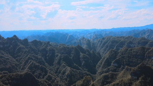 航拍俯瞰云贵高原山脉峡谷