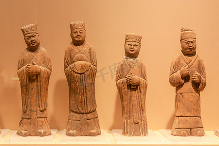 唐代汉服摄影照片_南京博物院唐代人形陶俑文物摄影图配图