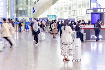 广州南站高铁站回家验票春运摄影图配图