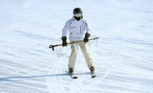 滑雪冬季上午人物冬季素材摄影图配图